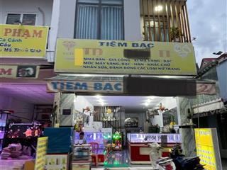 Cô sáu gửi bán căn nhà đang cho thuê 12tr/th đường an dương vương q8 shr giá chỉ 1ty050tr