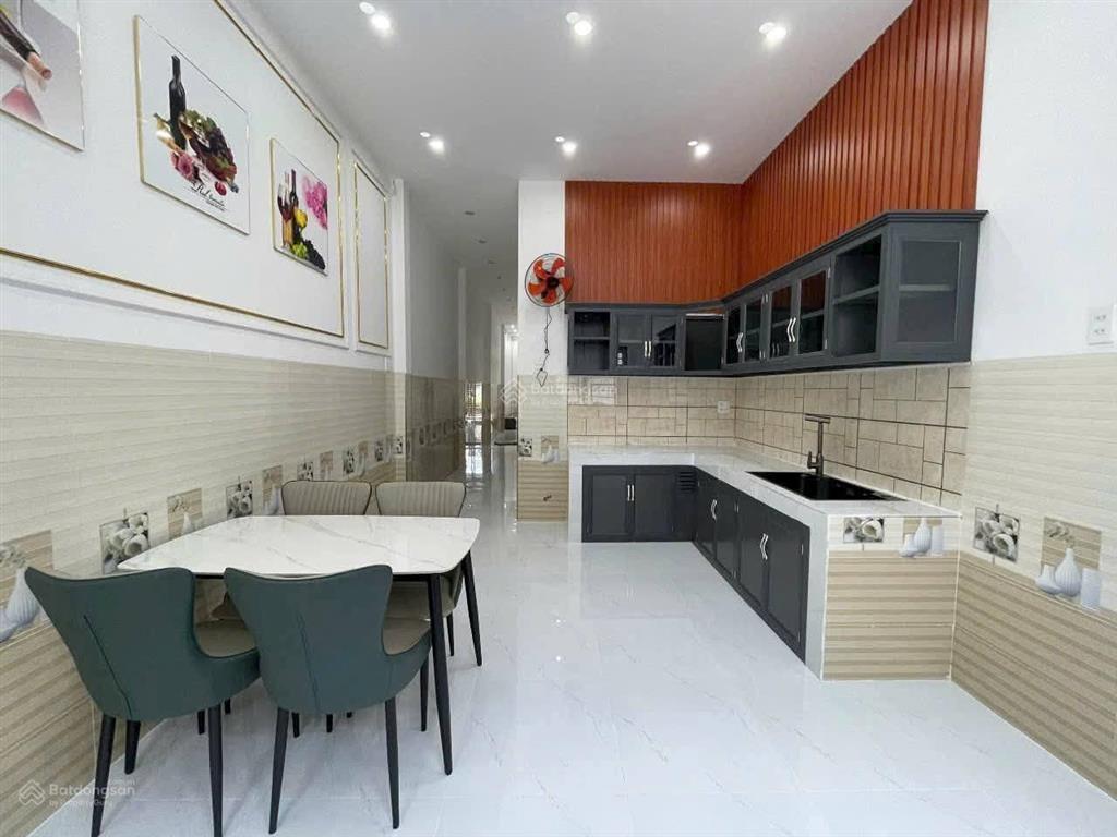 Chính chủ bán gấp nhà cấp 4 đường tỉnh lộ 10 gần chợ bà lát, bình chánh
