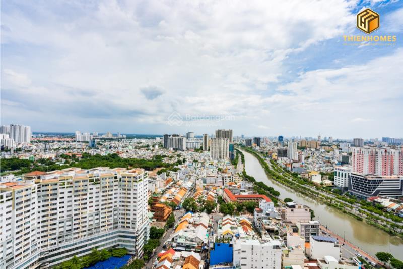 Hot căn duy nhất! bán căn góc river gate 185m2 lầu cao trực diện sông sg chỉ 18,5 tỷ  0931 785 ***