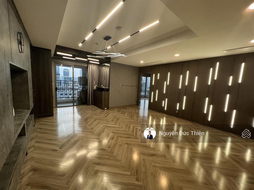Siêu hot! saigon royal căn góc 3pn 117m2 lầu cao view sông bitexco pháo hoa thủ thiêm 42,9tr/th