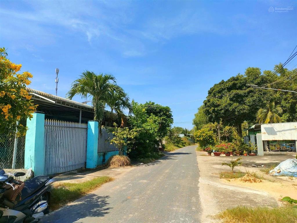 Bán thật không ảo, 850 triệu 584m2 trảng bàng (ngang 7 mét nở hậu 10 mét dài 59 mét) full hồng