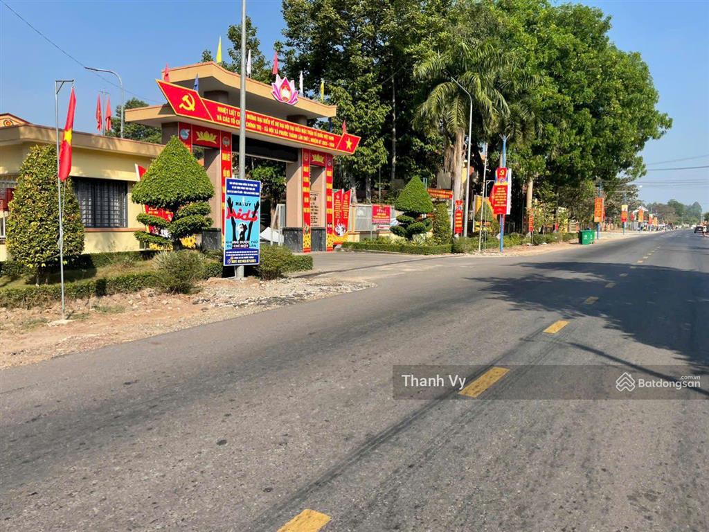 Ngộp  lô góc 549m2 10*54 giá 590tr 1 mặt là dh rộng 32m, 1 mặt là bê tông 9m thông tứ phía sẵn sổ