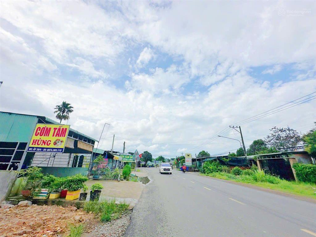 Ngộp  lô góc 549m2 10*54 giá 590tr 1 mặt là dh rộng 32m, 1 mặt là bê tông 9m thông tứ phía sẵn sổ