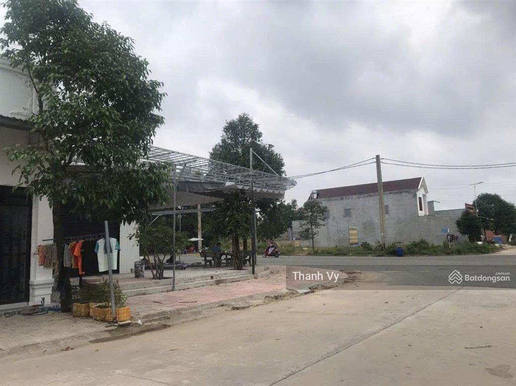 Đất thổ cư ngang hơn 17m sẵn thổ cư giá 369, ngay tthc xã phước thành hcm, dân siêu đông sẵn sổ.