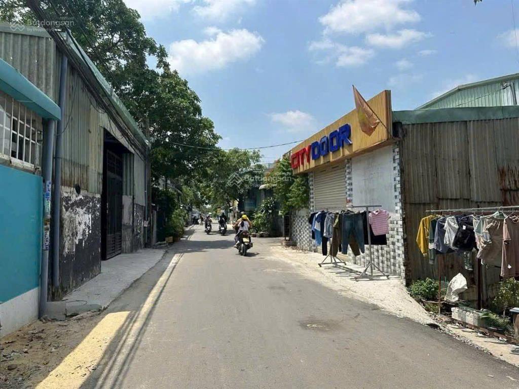 Đất gần kdc alana 210m2 sẵn thổ cư giá full 760tr còn thương lượng sổ hồng sẵn dân siêu đông