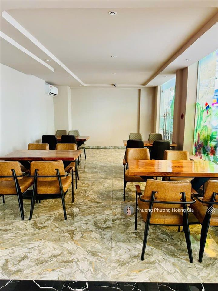 Chính chủ bán khách sạn đang kinh doanh ổn định tại phú mỹ hưng.