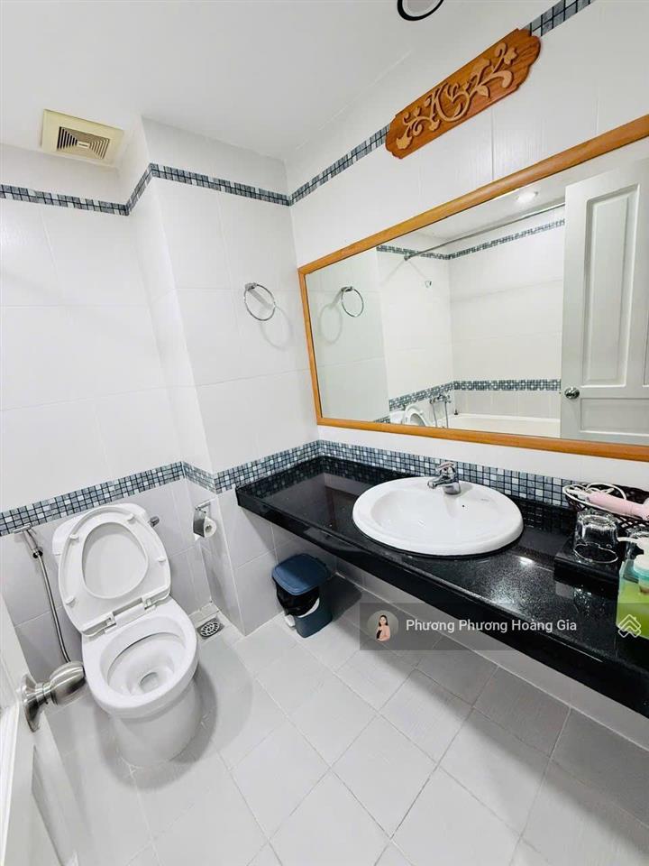 Chính chủ bán khách sạn đang kinh doanh ổn định tại phú mỹ hưng.