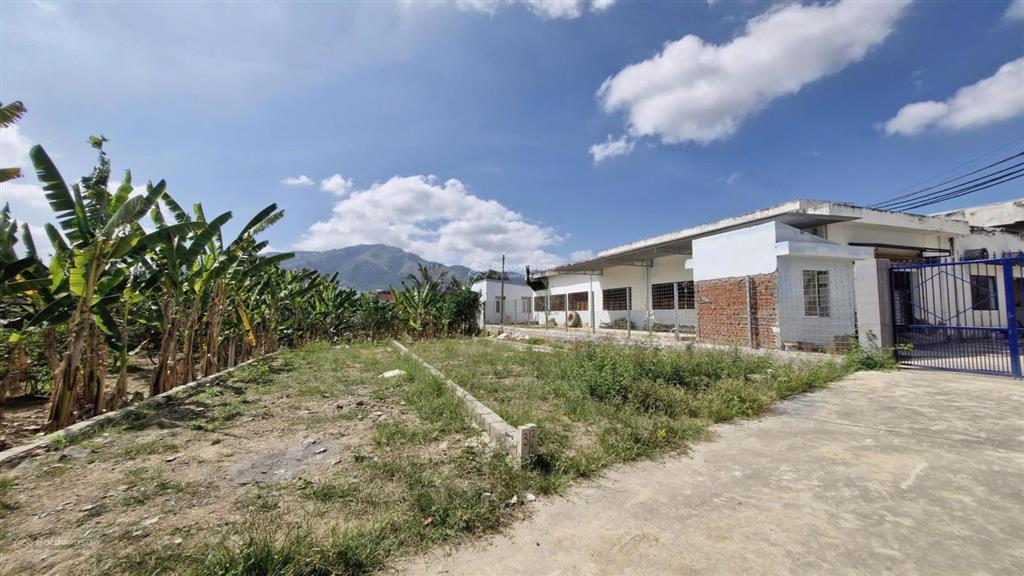Hiếm có lô 100m giá 1ty8 tại tây nha trang xe hơi tới đất