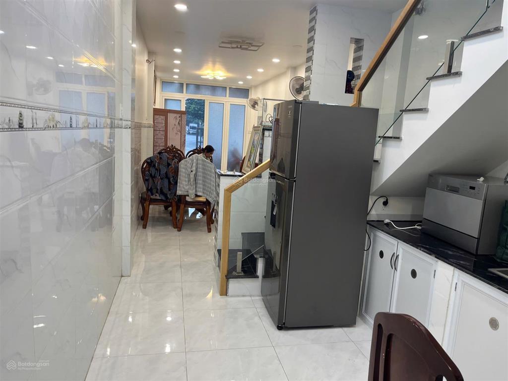 Cho thuê nhà đẹp đường số tân quy, quận 7  nội thất ở ngay  giá 15tr/th