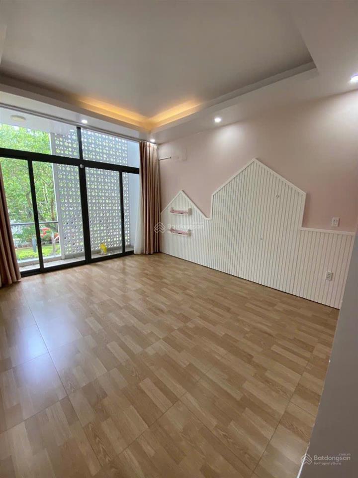 Cho thuê nhà đẹp 4 tầng có hầm đường số kdc an phú hưng, quận 7  view công viên