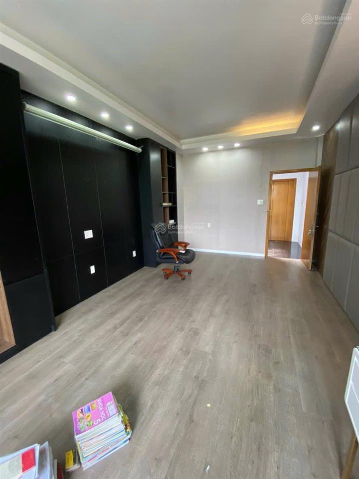 Cho thuê nhà đẹp 4 tầng có hầm đường số kdc an phú hưng, quận 7  view công viên