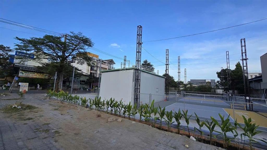 Bán nhà đất góc 2 mặt tiền đường liên phường, liền kề global city, giá cực tốt, vị trí cực đẹp