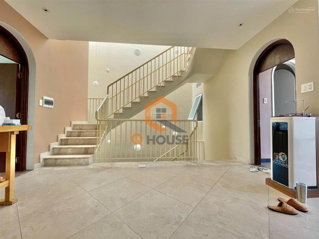 Nhà phố gần khu compound saigon mystery villas, đảo kim cương q2 giá cực tốt, nội thất cực đẹp