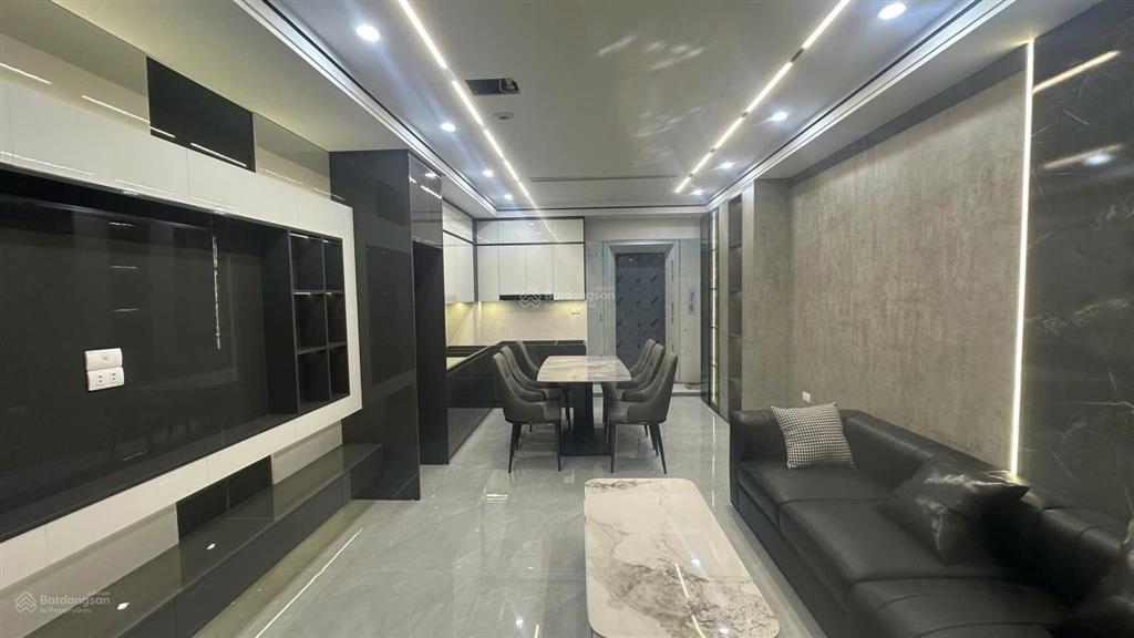 Bán nhà bồ đề 55m2 x 6 tầng, thang máy, ô tô vào nhà, hơn 17 tỷ