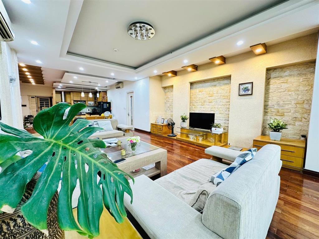 Chuyển nhượng căn hộ tòa thành công  57 láng hạ  hộ khẩu ba đình  cạnh rạp chiếu phim quốc gia