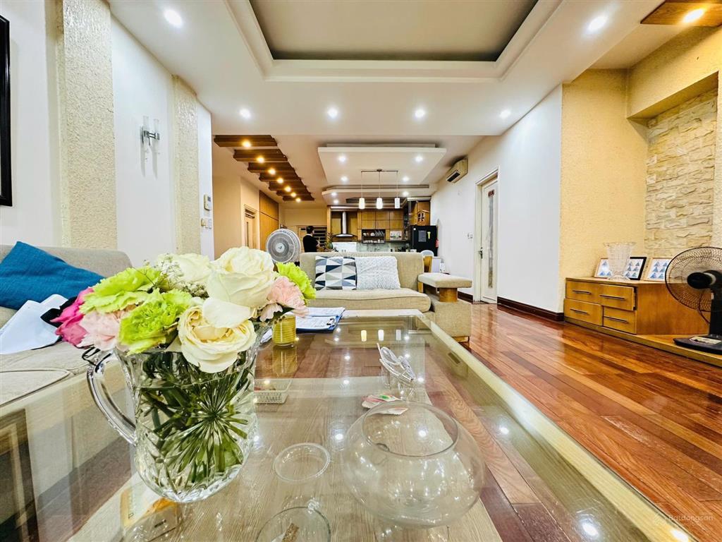 Chuyển nhượng căn hộ tòa thành công  57 láng hạ  hộ khẩu ba đình  cạnh rạp chiếu phim quốc gia