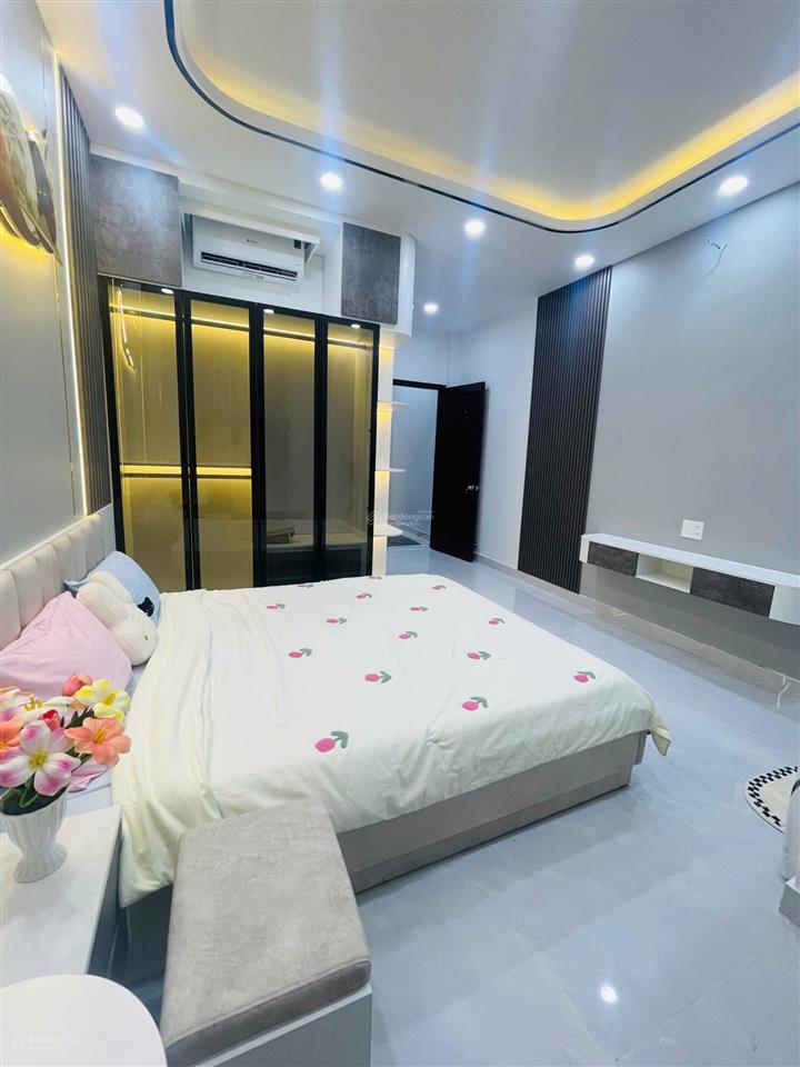 Bán nhanh nhà đẹp 1 trệt 2 lầu, full nội thất, đường chuyên dùng 9, p. phú mỹ, quận 7