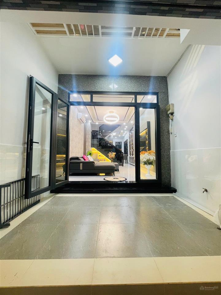 Bán nhanh nhà đẹp 1 trệt 2 lầu, full nội thất, đường chuyên dùng 9, p. phú mỹ, quận 7