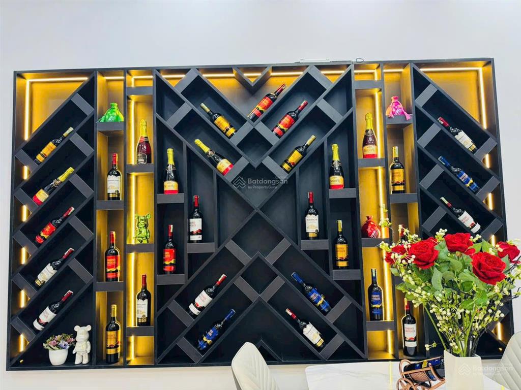 Bán nhanh nhà đẹp 1 trệt 2 lầu, full nội thất, đường chuyên dùng 9, p. phú mỹ, quận 7