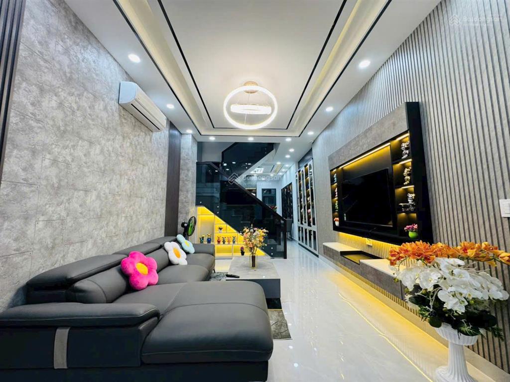 Bán nhanh nhà đẹp 1 trệt 2 lầu, full nội thất, đường chuyên dùng 9, p. phú mỹ, quận 7