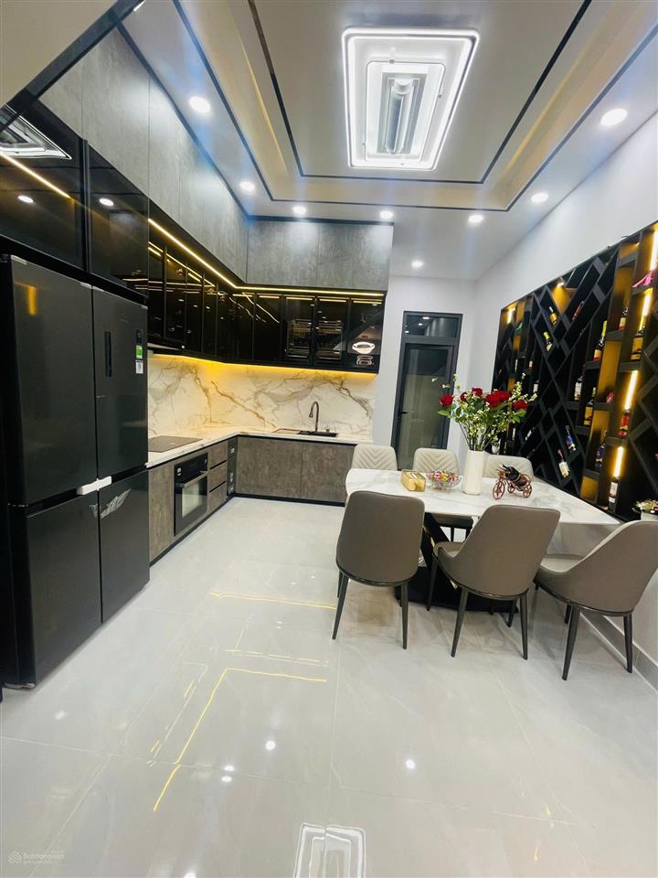 Bán nhanh nhà đẹp 1 trệt 2 lầu, full nội thất, đường chuyên dùng 9, p. phú mỹ, quận 7