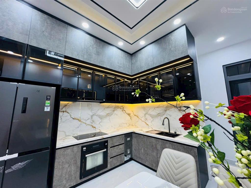 Bán nhanh nhà đẹp 1 trệt 2 lầu, full nội thất, đường chuyên dùng 9, p. phú mỹ, quận 7