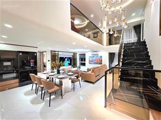 Cần bán căn góc duplex sky garden 91m + lửng = 168m, 4pn, 3wc, sẵn hđt 65tr (t5/27), 9tỷ99, nhà đẹp