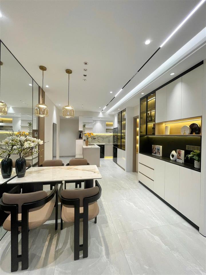 Cần bán sky3, 70.12m, 3pn, 2wc, 6ty3, nhà đẹp mới 100%, cho thuê 40tr, khu an ninh