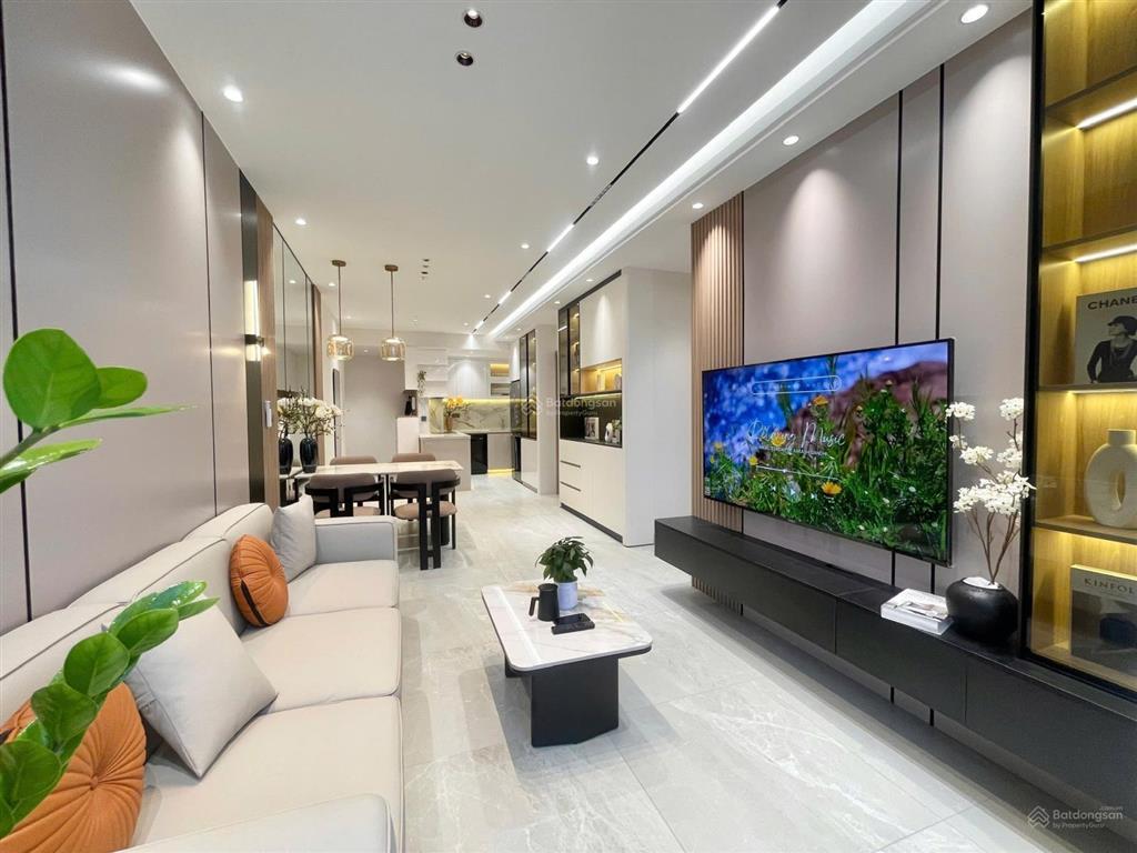 Cần bán sky3, 70.12m, 3pn, 2wc, 6ty3, nhà đẹp mới 100%, cho thuê 40tr, khu an ninh