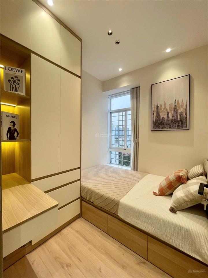 Cần bán sky3, 70.12m, 3pn, 2wc, 6ty3, nhà đẹp mới 100%, cho thuê 40tr, khu an ninh