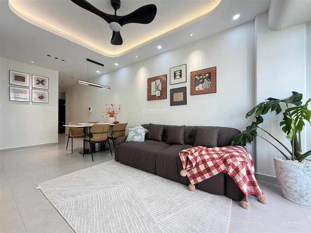 Cần bán căn hộ 69m sky3, 3pn, 2wc, 6ty250, cho thuê 30tr, nhà đẹp nội thất mới 100%, an ninh