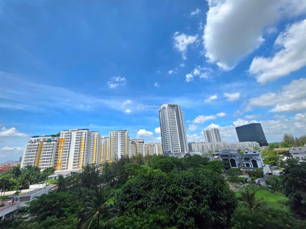 Cần bán penthouse hưng vượng 1, 143m2, 3pn, 2wc, 4tỷ5, khu an ninh, thân thiện, thang bộ