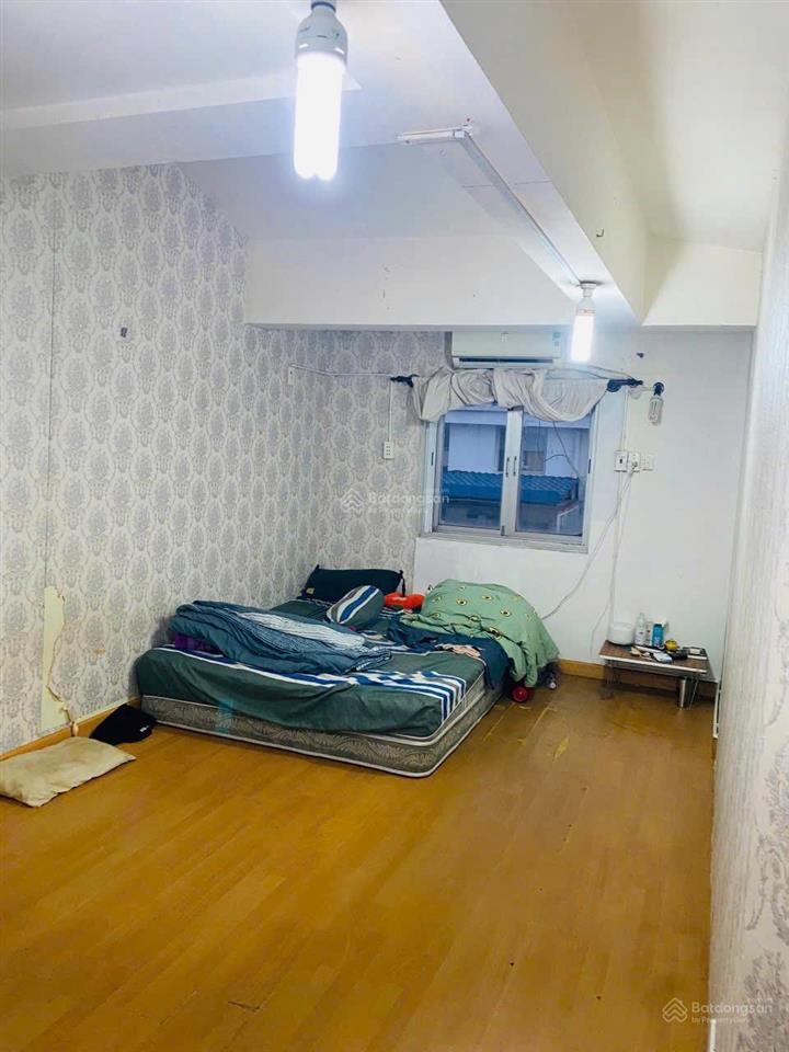 Cần bán penthouse hưng vượng 1, 143m2, 3pn, 2wc, 4tỷ5, khu an ninh, thân thiện, thang bộ