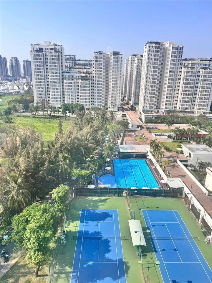 Cần bán căn góc sky garden 2, 91m2, 3pn, 2wc, view hồ bơi 5tỷ3