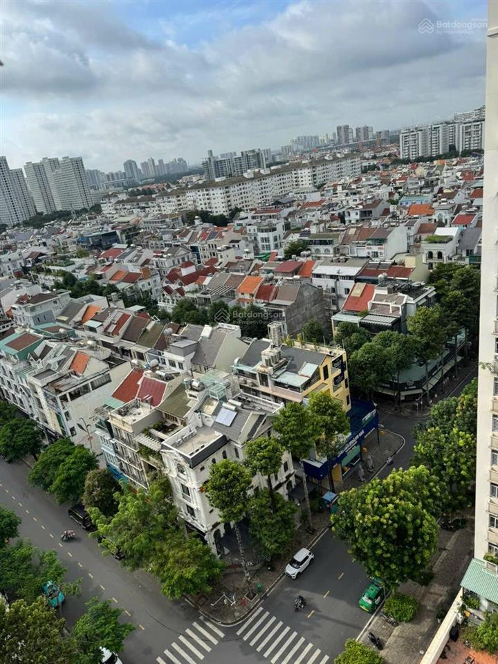 Cần bán penthouse sky3, block trung tâm 175m2, 2pn, 3wc, 9tỷ6, view đẹp loại 2 sân khu an ninh