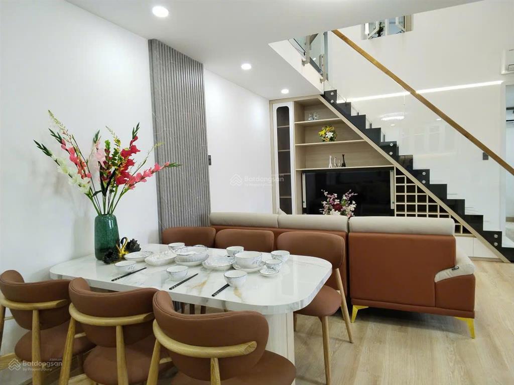 Bán căn hộ hưng vượng 3, phú mỹ hưng, căn 3pn, full nội thất đẹp, giá 5.8 tỷ,  0935 768 ***