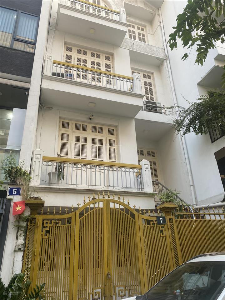 Chính chủ cho thuê nhà mặt phố đỗ quang dt 55m2 5 tầng mt 4,5m vị trí đẹp kinh doanh tốt giá 30tr