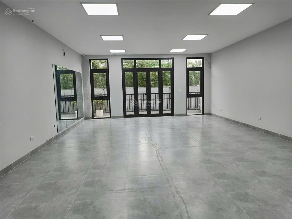 Cho thuê nhà nguyễn thị định 50m2 x 5 tầng thông sàn có tầng chia 2 phòng phù hợp vp giá 28tr