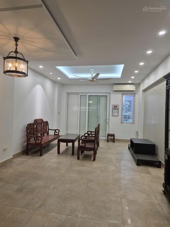 Cho thuê nhà phố đỗ quang 60m2 x 4,5 tầng, mặt tiền 4m, ngõ ô tô tránh, nhà đẹp làm văn phòng, spa