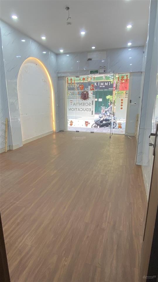Cho thuê nhà trung kính 50m2 x 4,5 tầng, mặt tiền 4m, nhà đẹp làm văn phòng