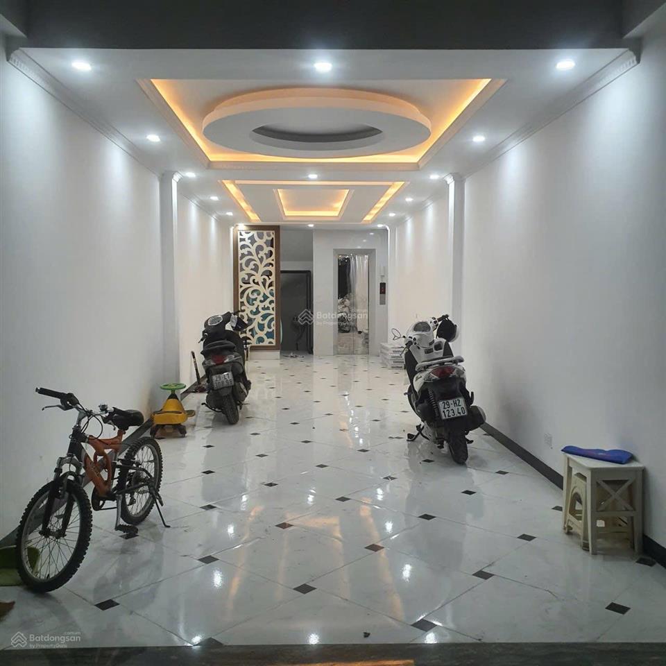 Cho thuê nhà nguyễn khang 55m2 x 7 tầng, mặt tiền 5m, thông sàn, thang máy, giá 30 triệu/tháng