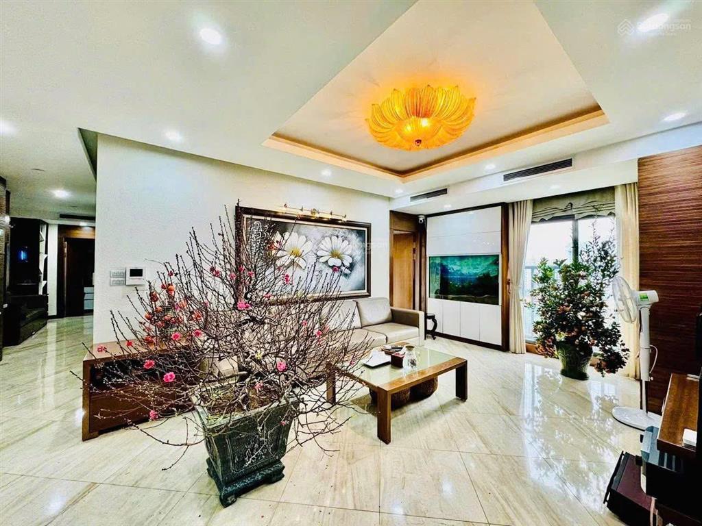 Bán căn góc tầng 12 c'land. 81 lê đức thọ 152,4m2, 3 ngủ, 2 wc, phòng thờ riêng, view cực đẹp