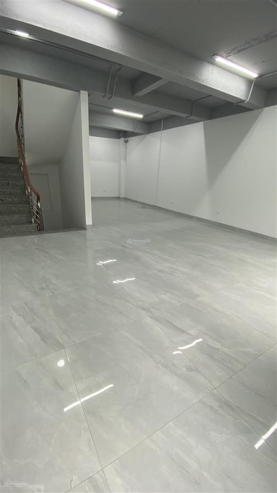 Cho thuê nhà trung hòa 90m x 7 tầng, mặt tiền 6m, thông sàn, thang máy, giá 80 triệu/tháng
