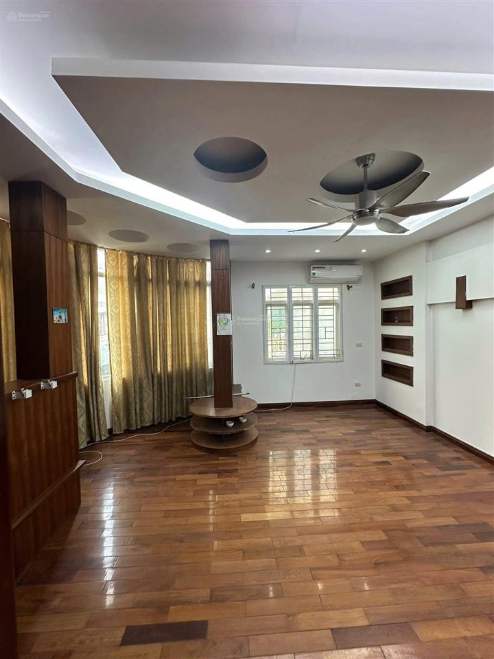 Cho thuê nhà linh lang, dt 100m2 x 5 tầng, mặt tiền 5,5m, vị trí đẹp, giá 35 triệu/tháng