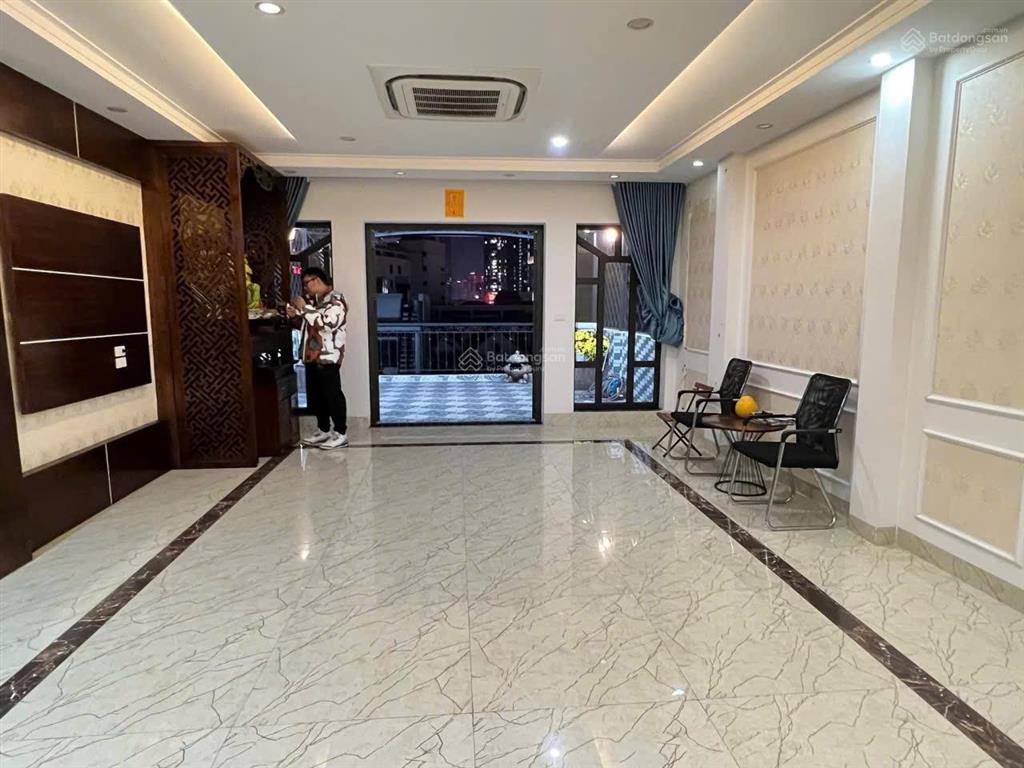 Cho thuê nhà ngõ 80 trung kính 70m2 x 6,5 tầng, mặt tiền 6m, thông sàn, thang máy, giá 50tr ctl