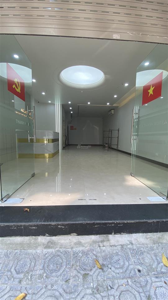 Cho thuê nhà phố học phi. diện tích 120 x 5 tầng, mặt tiền 5m đường rộng ô tô tránh. giá 45 triệu