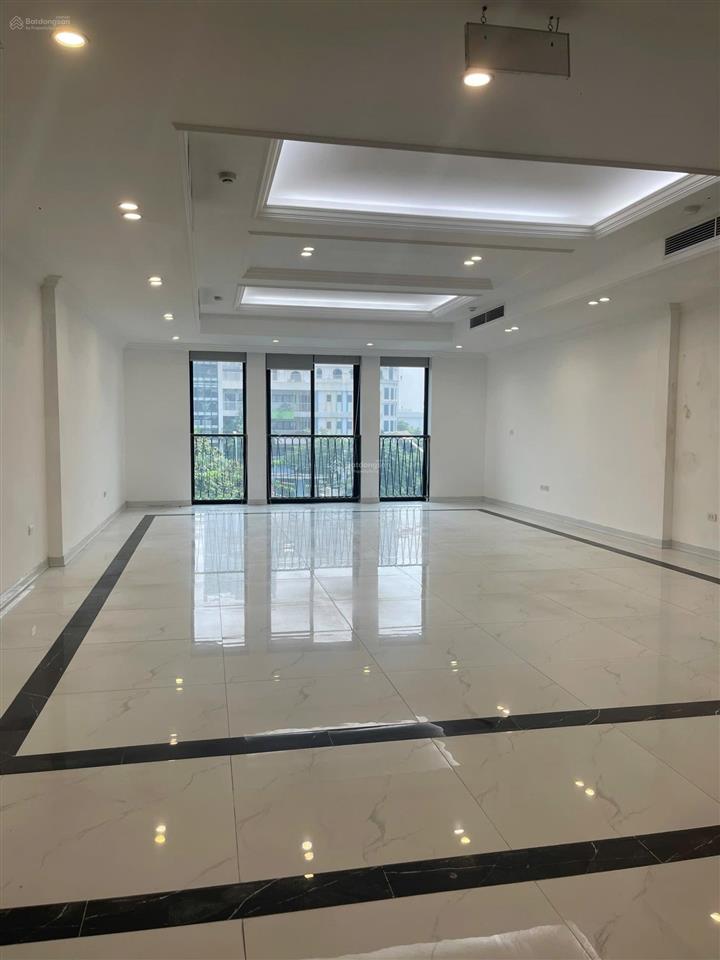 Bán nhà mặt phố trung kính dt 90m x 5,5 tầng, mt 5,5m thông sàn,thang máy,vị trí đẹp,giá 55 tỷ