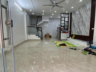 Bán nhà đẹp xuất sắc tại 45 ngõ 188, trần quang khải, 2,45 tỷ, 46m2, ô tô đỗ cửa