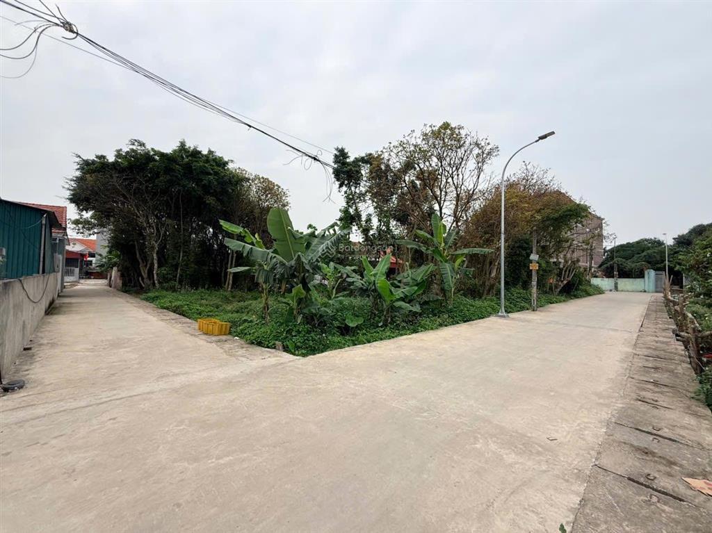 Nằm trong vùng lõi khu công nghiệp thăng long 2