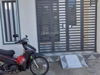 Chú hai cần về quê chăm mẹ nên bán gấp căn nhà cấp 4 ngay chợ bình chánh 120m giá 740tr